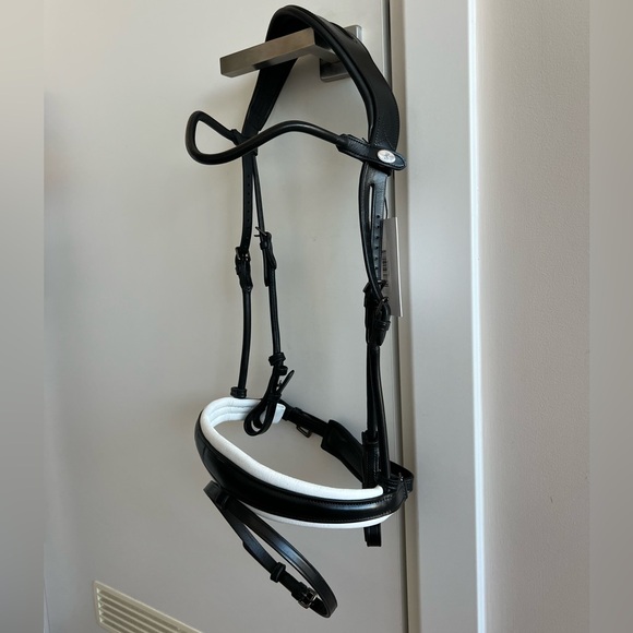 PS of Sweden Equestrian GP dressage Bridle - Picture 2 of 5